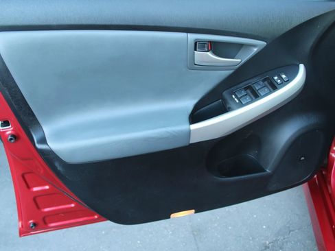 Used 2015 Toyota Prius Five w/ Advanced Technology Package image 13