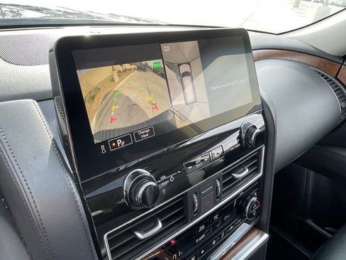 Used 2024 Nissan Armada SL image 17