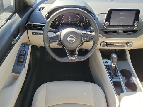 Used 2020 Nissan Altima 2.5 S FWD image 15
