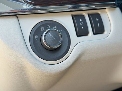 Used 2010 Lincoln MKS 4dr Sdn 3.7L FWD image 17