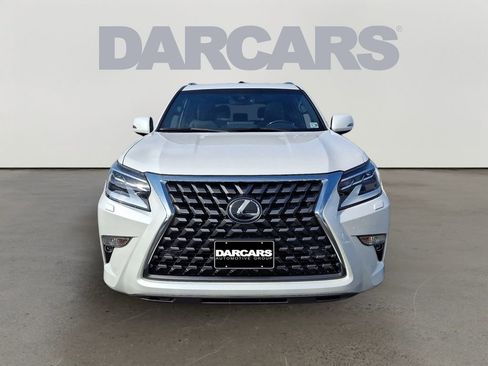 Used 2023 Lexus GX 460 Premium w/ Premium Package image 2