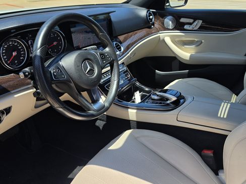 Used 2017 Mercedes-Benz E 300 image 24