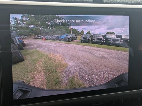 New 2025 Jeep Gladiator Sport image 18