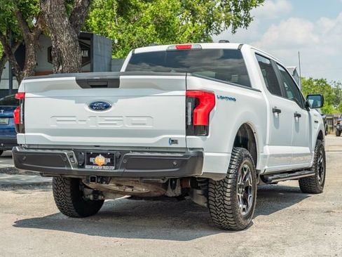 Used 2022 Ford F150 Lightning Pro image 6