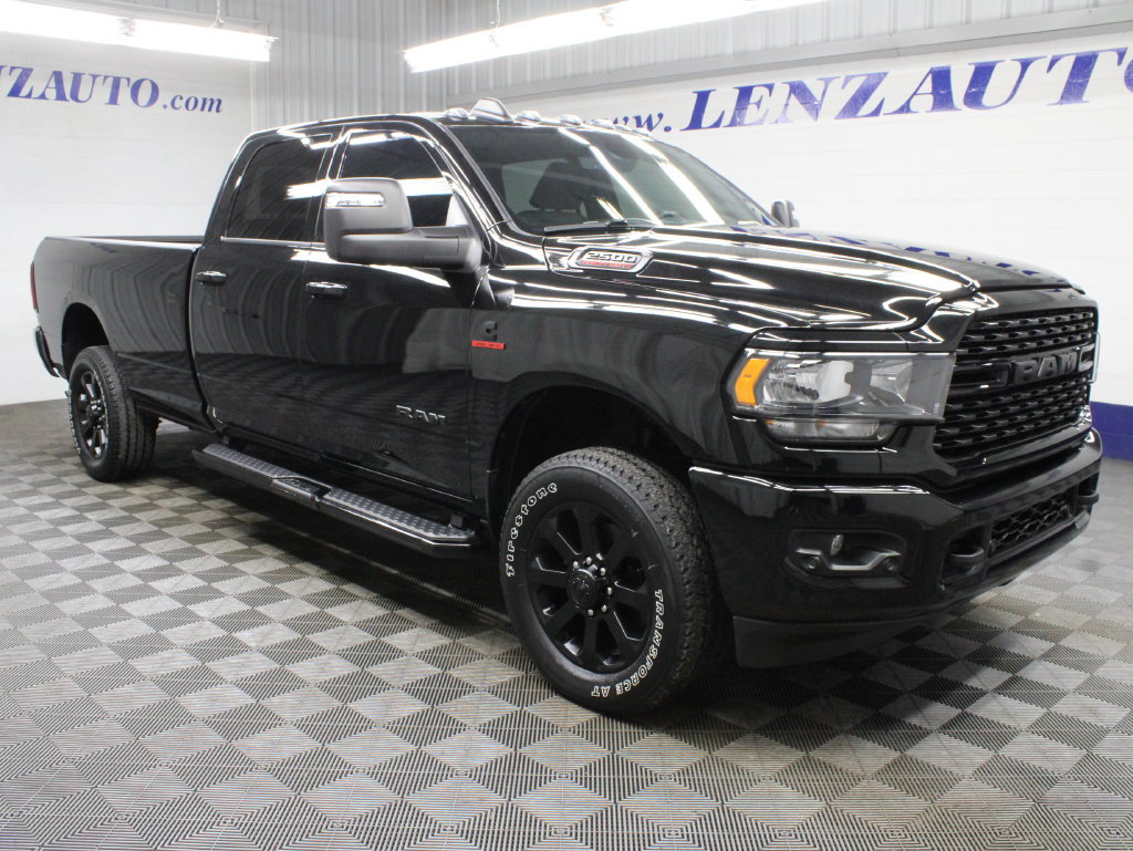 Used 2024 RAM 2500 Big Horn w/ Night Edition AWD/4WD image 3