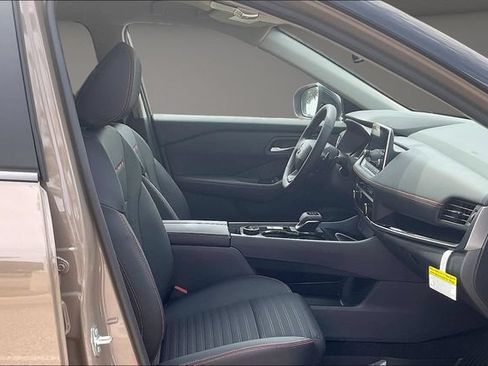 New 2026 Nissan Rogue SV AWD/4WD image 10