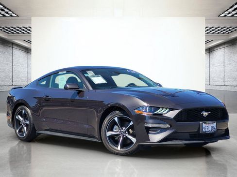 Used 2022 Ford Mustang Coupe RWD image 2
