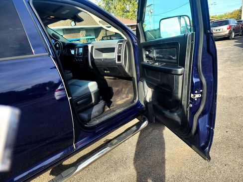Used 2018 RAM 1500 Express w/ Express Value Package AWD/4WD image 17