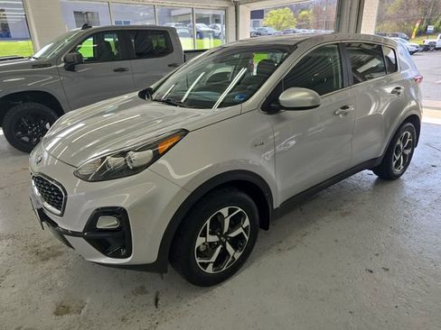 Used 2021 Kia Sportage LX image 2