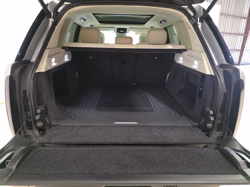 Certified 2023 Land Rover Range Rover SE AWD/4WD image 9