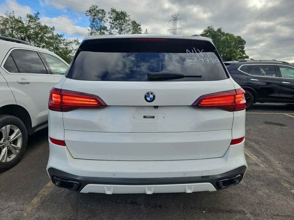 Used 2020 BMW X5 xDrive40i w/ M Sport Package AWD/4WD image 3