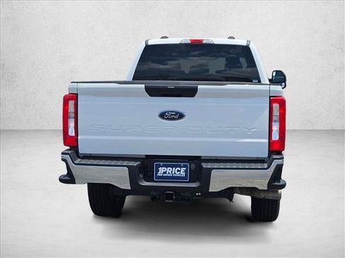 Used 2024 Ford F250 XLT w/ FX4 Off-Road Package AWD/4WD image 6