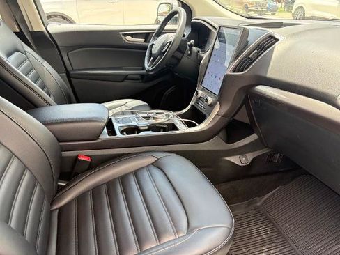 Certified 2024 Ford Edge SEL w/ Convenience Package AWD/4WD image 11