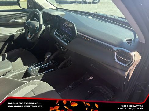 Used 2024 Chevrolet TrailBlazer LT w/ Convenience Package AWD/4WD image 32
