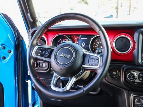Used 2022 Jeep Wrangler Rubicon w/ Cold Weather Group AWD/4WD image 18