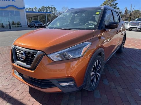 Used 2020 Nissan Kicks SR w/ SR Premium Package image 1