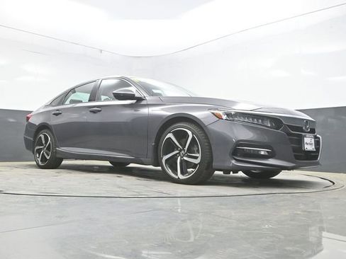 Used 2019 Honda Accord Touring image 27