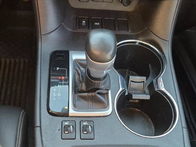 Used 2019 Toyota Highlander XLE FWD image 10