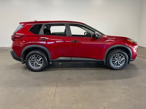 Used 2023 Nissan Rogue S AWD/4WD image 2