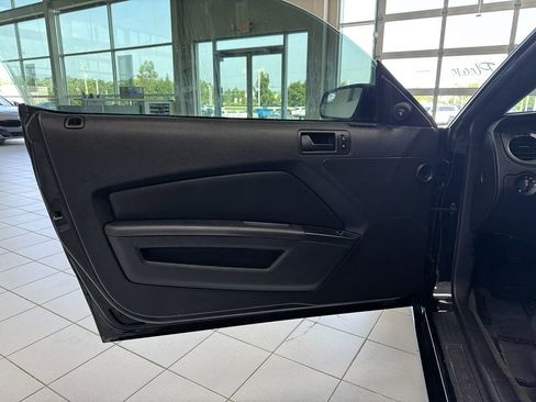 Used 2013 Ford Mustang GT image 13