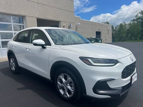 Used 2025 Honda HR-V LX image 3