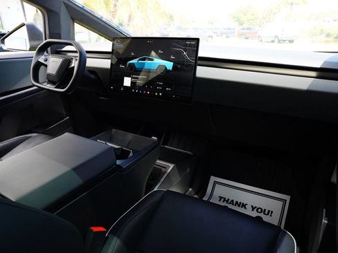 Used 2024 Tesla Cybertruck AWD Crew Cab image 23