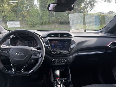 Used 2021 Chevrolet TrailBlazer RS w/ Convenience Package image 14