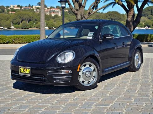 Used 2019 Volkswagen Beetle 2.0T SE image 2