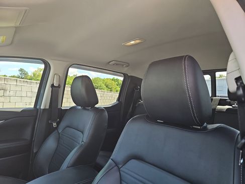 Used 2025 Ford Ranger Lariat w/ FX4 Off-Road Package image 13