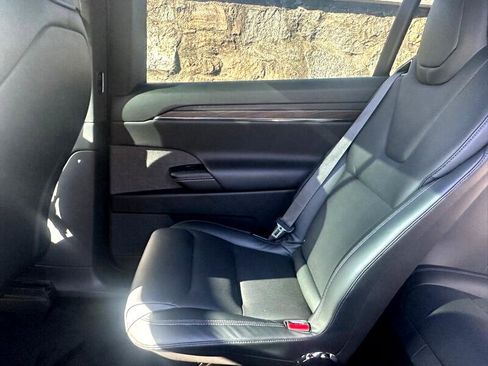 Used 2023 Tesla Model X image 59