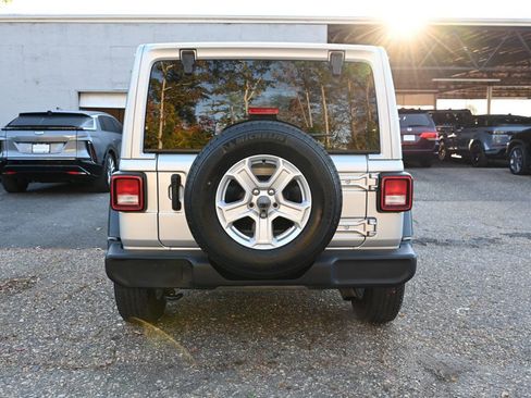 Used 2022 Jeep Wrangler Unlimited Sport w/ Sun And Sound Package image 4