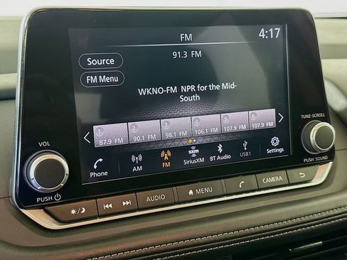 Used 2024 Nissan Rogue S FWD image 15