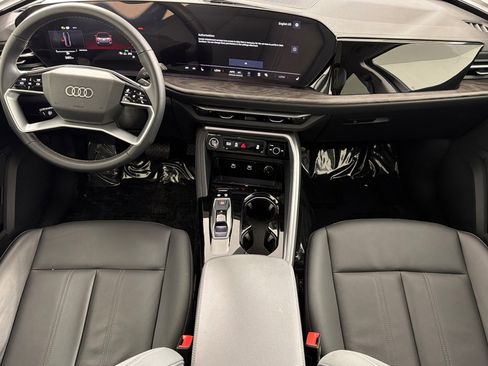 Used 2025 Audi Q5 Premium Plus w/ Premium Plus AWD/4WD image 12