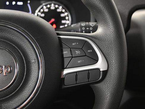 Used 2020 Jeep Renegade Sport image 35