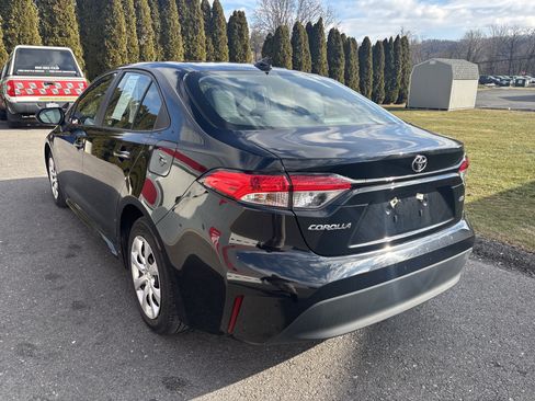 Used 2024 Toyota Corolla LE image 5