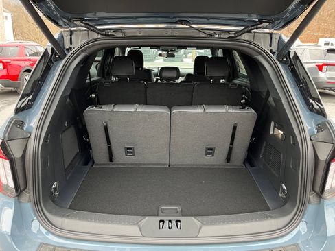 New 2026 Ford Explorer ST-Line w/ ST-Line Street Pack image 14
