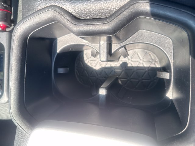 Used 2025 Toyota RAV4 XLE FWD image 21