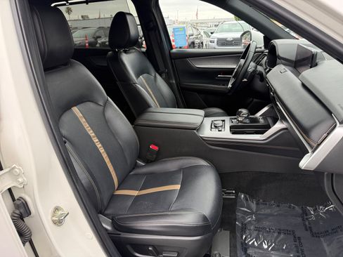 Certified 2024 MAZDA CX-90 Plug-In Hybrid w/ Premium Plus AWD/4WD image 20