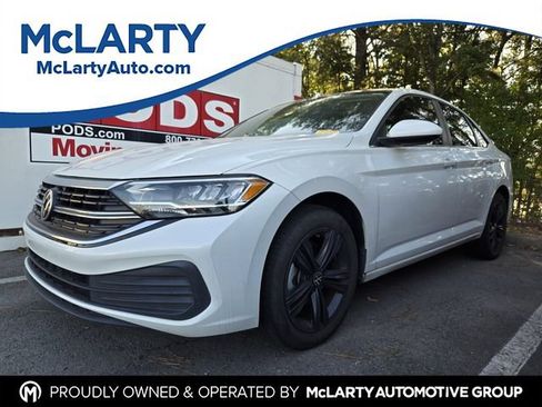 Used 2023 Volkswagen Jetta SE FWD image 1