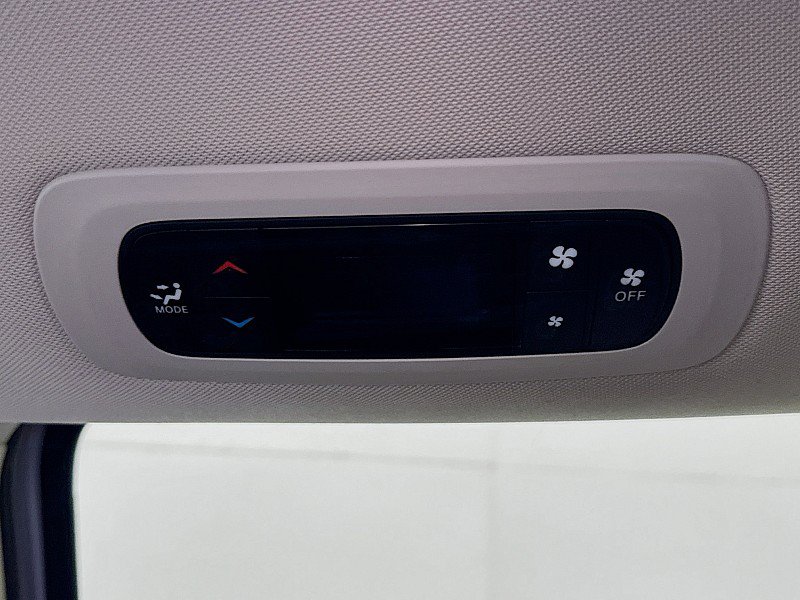 Used 2023 Chrysler Voyager LX FWD image 23