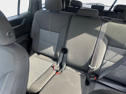 Used 2025 GMC Acadia Elevation image 9