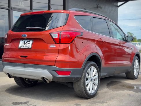 Used 2019 Ford Escape SEL FWD image 2