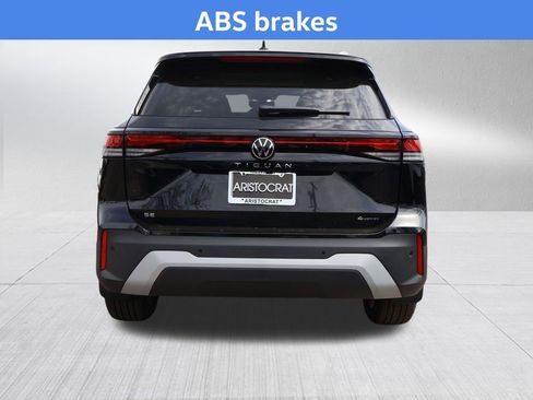 New 2026 Volkswagen Tiguan SE AWD/4WD image 7