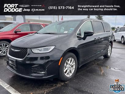 Used 2024 Chrysler Pacifica Touring-L