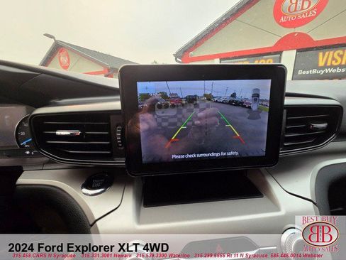 Used 2024 Ford Explorer XLT AWD/4WD image 18
