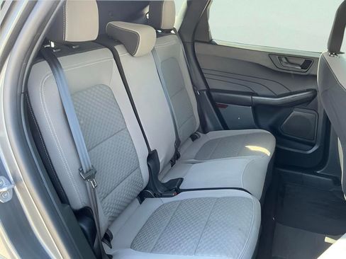 Used 2022 Ford Escape SE FWD image 18