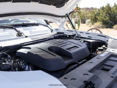 Used 2023 Land Rover Defender 90 X-Dynamic SE image 16