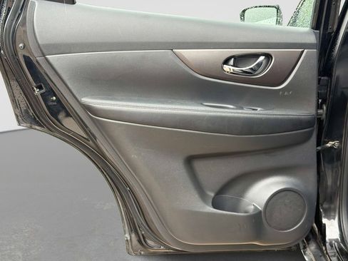 Used 2015 Nissan Rogue S AWD/4WD image 13
