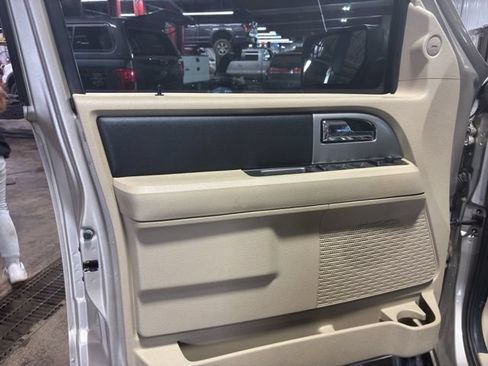 Used 2017 Ford Expedition EL XLT w/ Equipment Group 202A AWD/4WD image 24