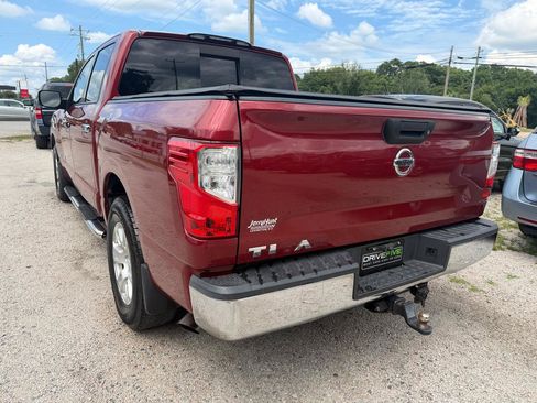Used 2017 Nissan Titan SV RWD image 3